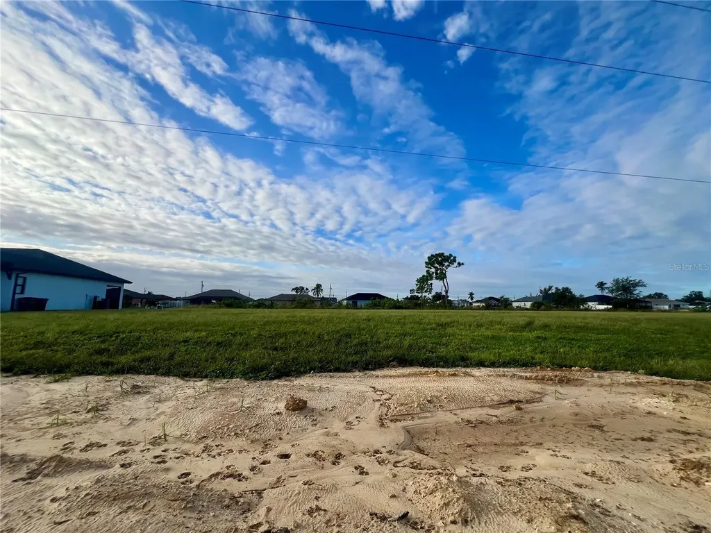 934 NE 12th Street Cape Coral FL 33909