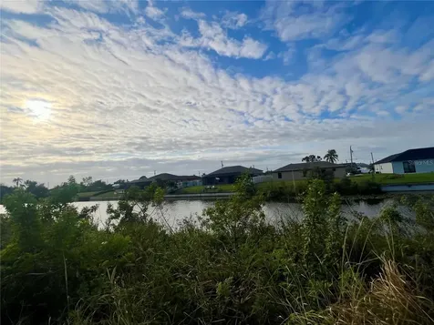 934 NE 12th Street Cape Coral FL 33909