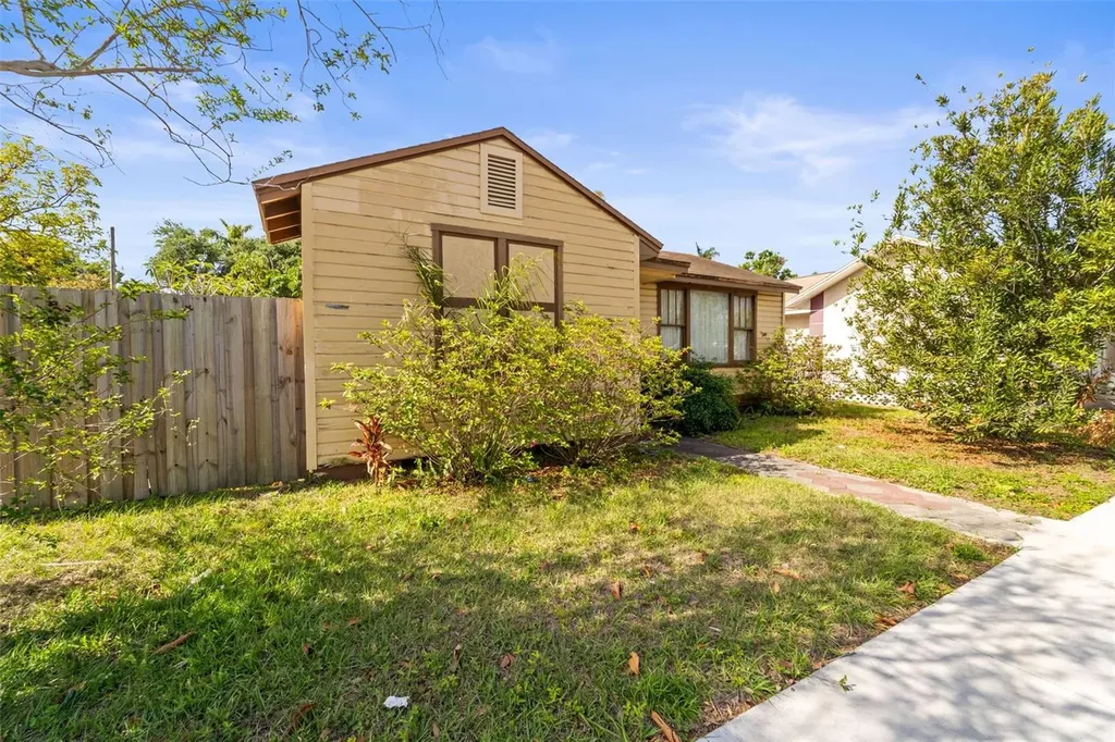 3000 5th Avenue N St Petersburg FL 33713