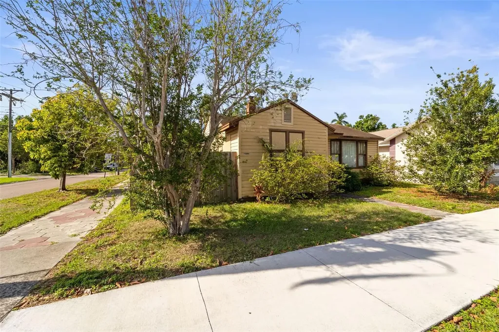 3000 5th Avenue N St Petersburg FL 33713