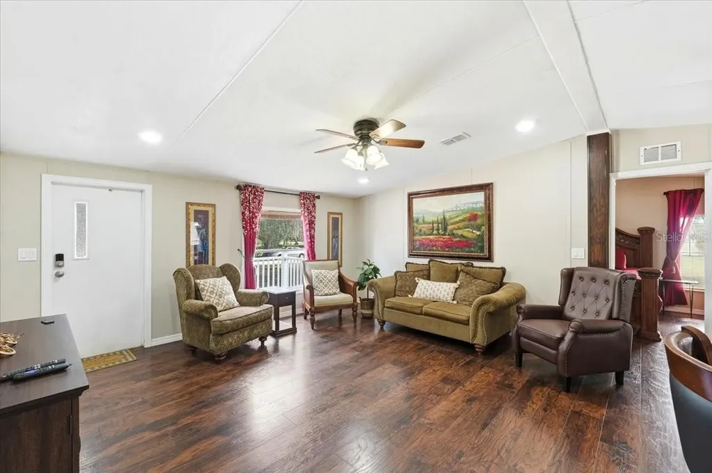 1020 98 W Frostproof FL 33843