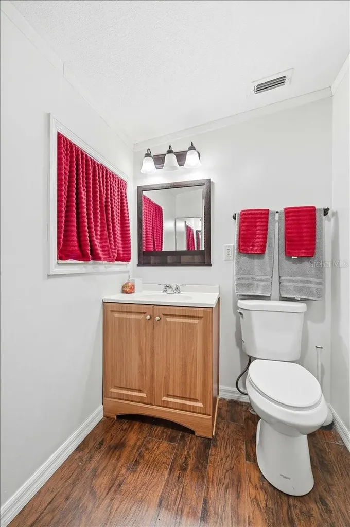 1020 98 W Frostproof FL 33843