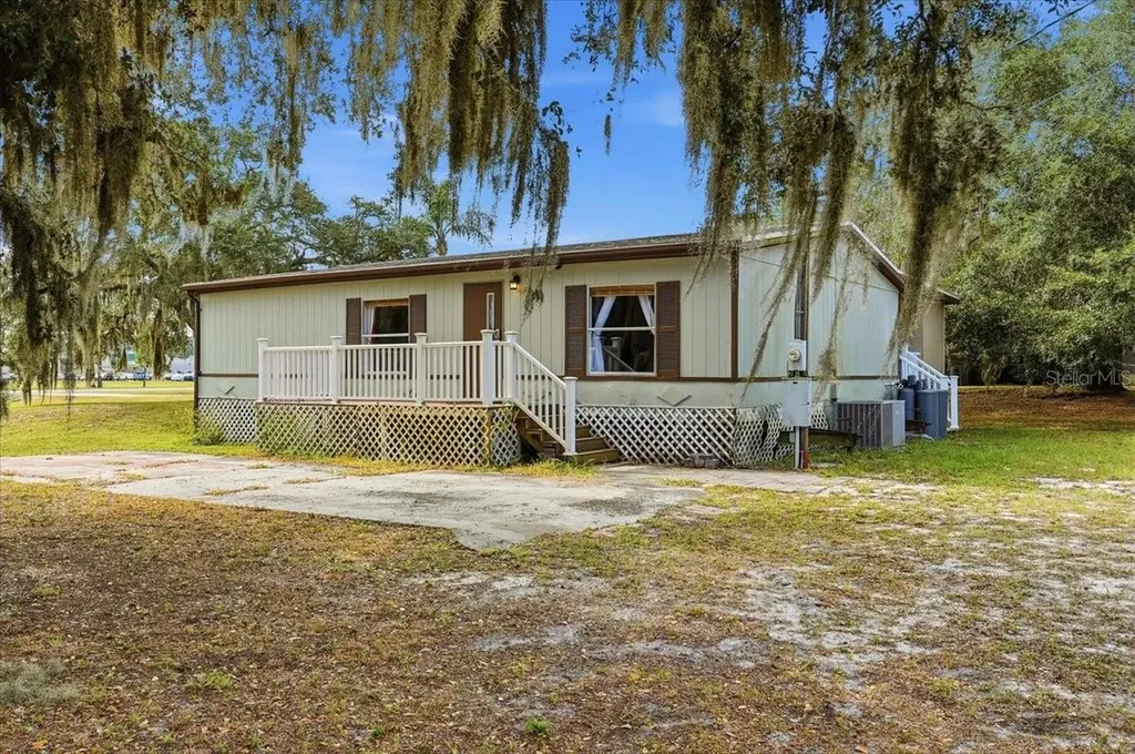 1020 98 W Frostproof FL 33843