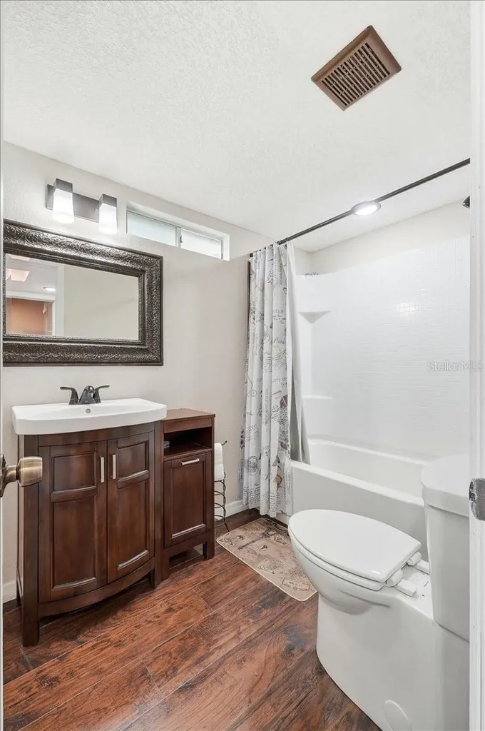 1020 98 W Frostproof FL 33843