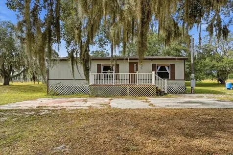 1020 98 W Frostproof FL 33843