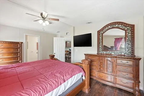 1020 98 W Frostproof FL 33843