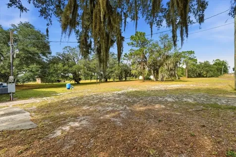 1020 98 W Frostproof FL 33843