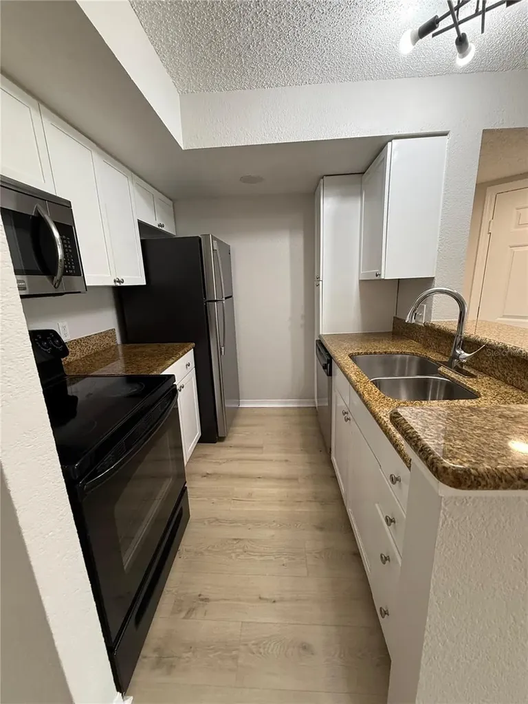 5160 Conroy Road Orlando FL 32811