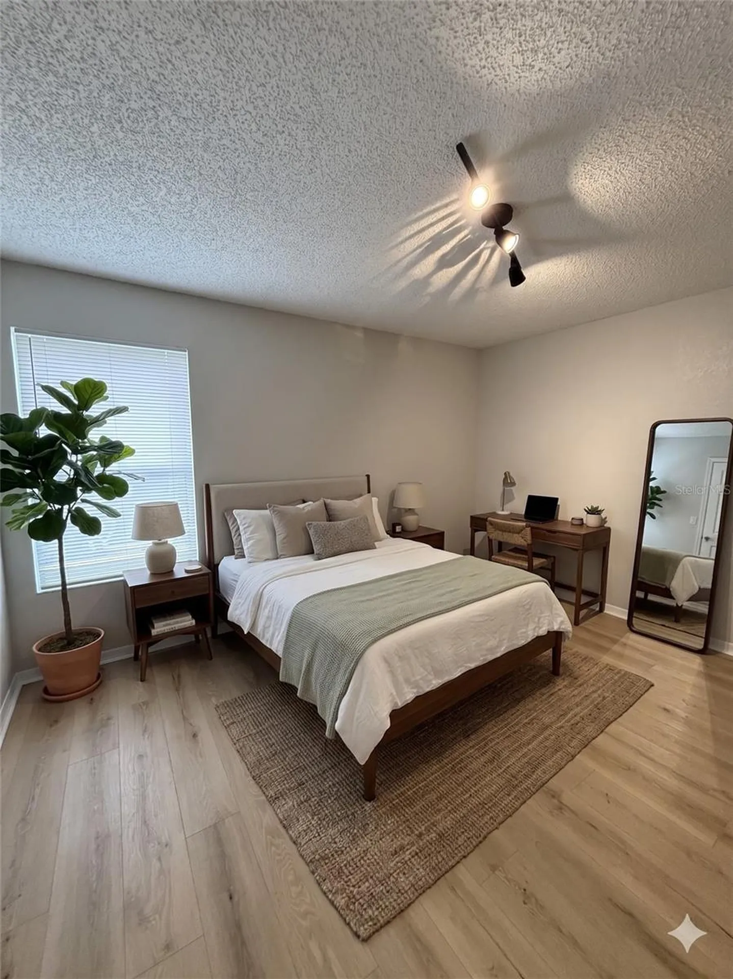 5160 Conroy Road Orlando FL 32811