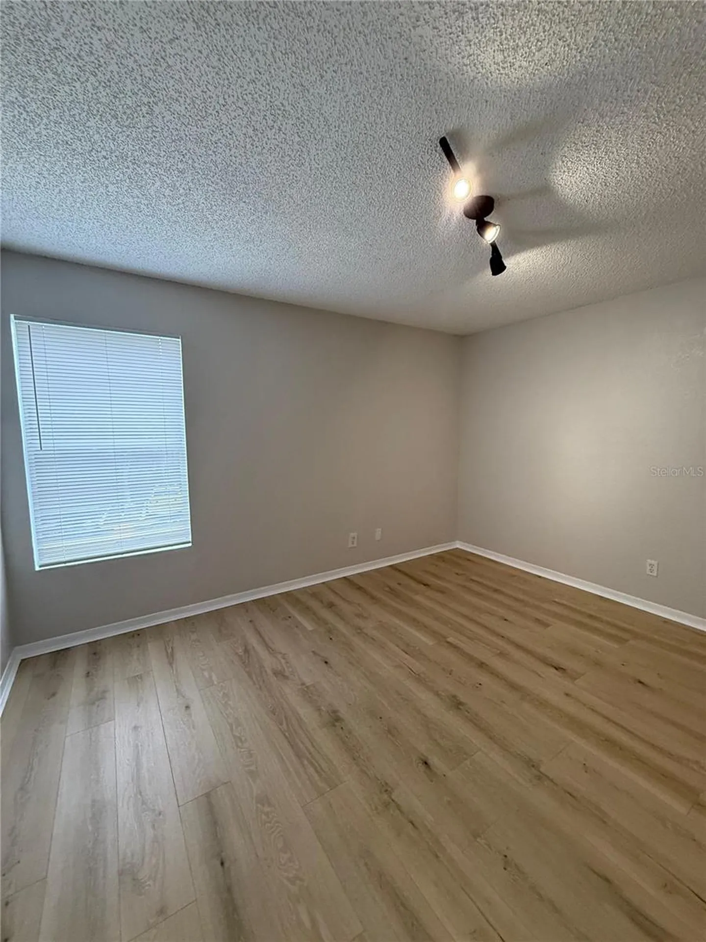 5160 Conroy Road Orlando FL 32811