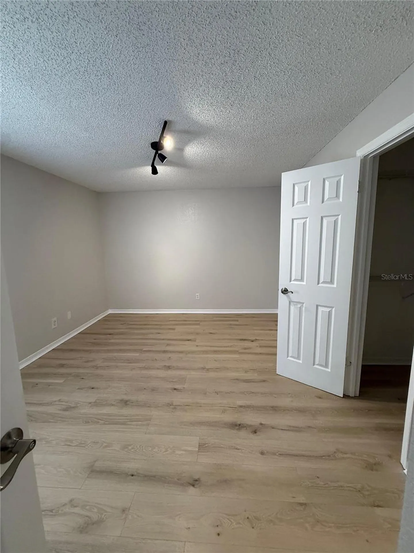 5160 Conroy Road Orlando FL 32811