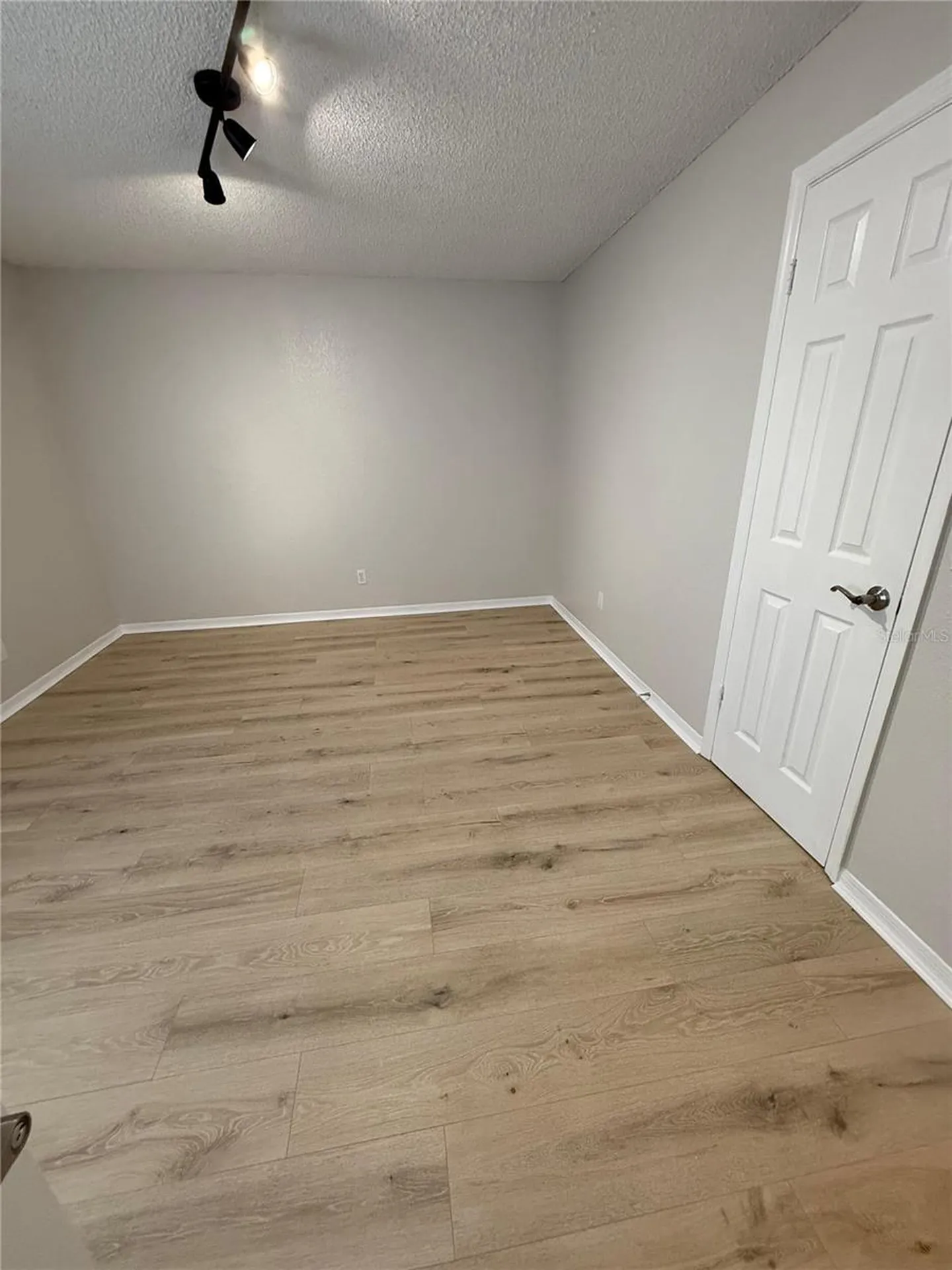 5160 Conroy Road Orlando FL 32811