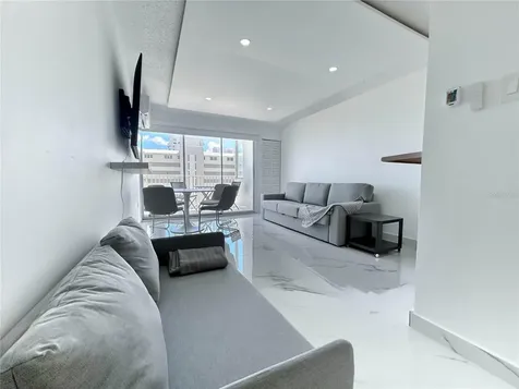 4837 Ave Isla Verde Carolina PR 00979