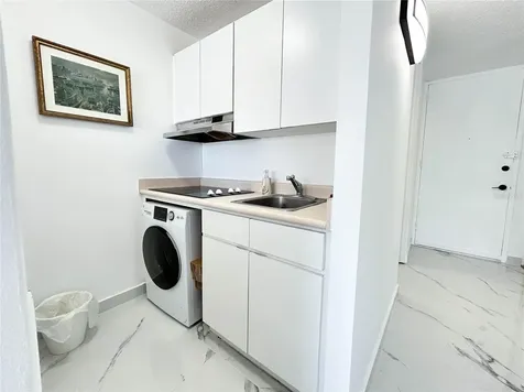 4837 Ave Isla Verde Carolina PR 00979