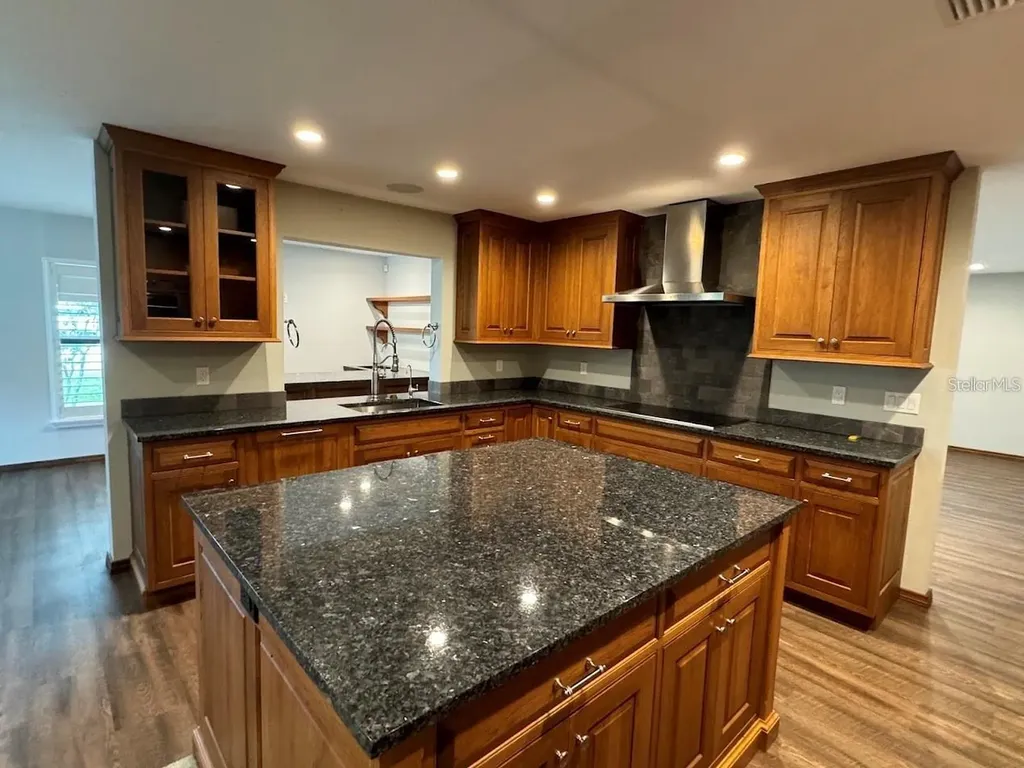 5033 Vivienda Way Sarasota FL 34235