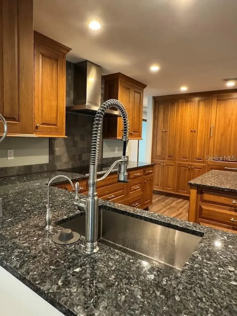 5033 Vivienda Way Sarasota FL 34235