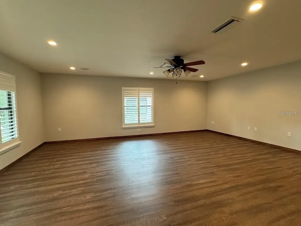 5033 Vivienda Way Sarasota FL 34235
