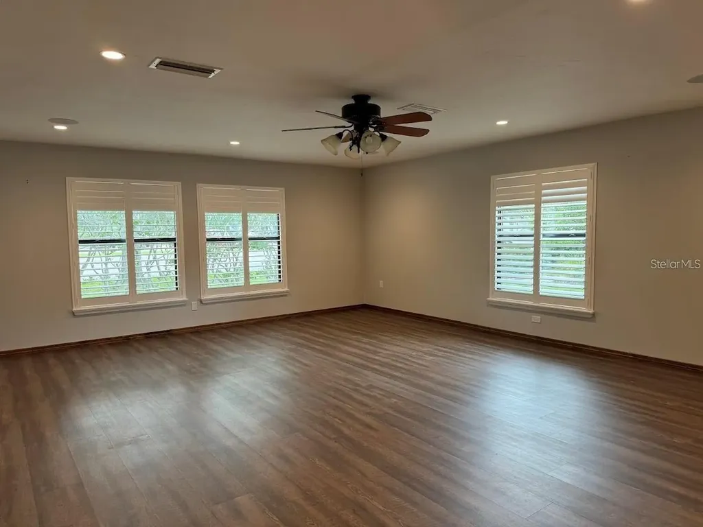 5033 Vivienda Way Sarasota FL 34235