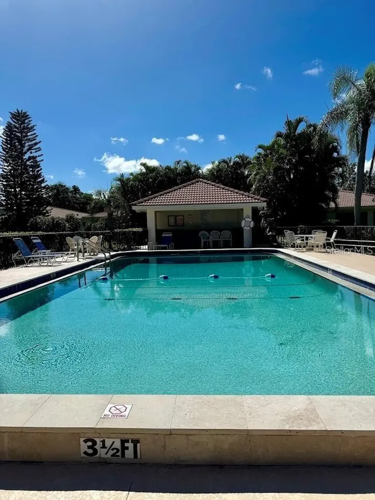 5033 Vivienda Way Sarasota FL 34235