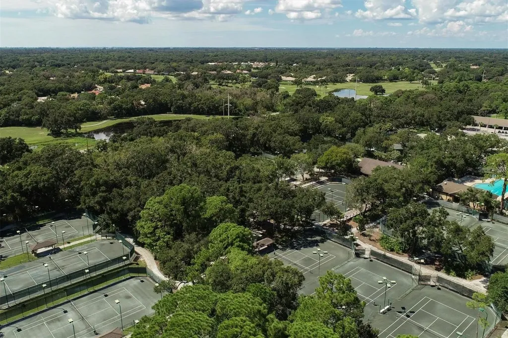 5033 Vivienda Way Sarasota FL 34235