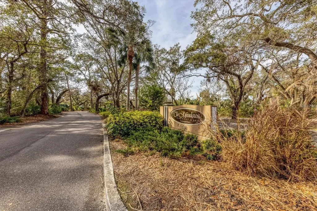 5033 Vivienda Way Sarasota FL 34235