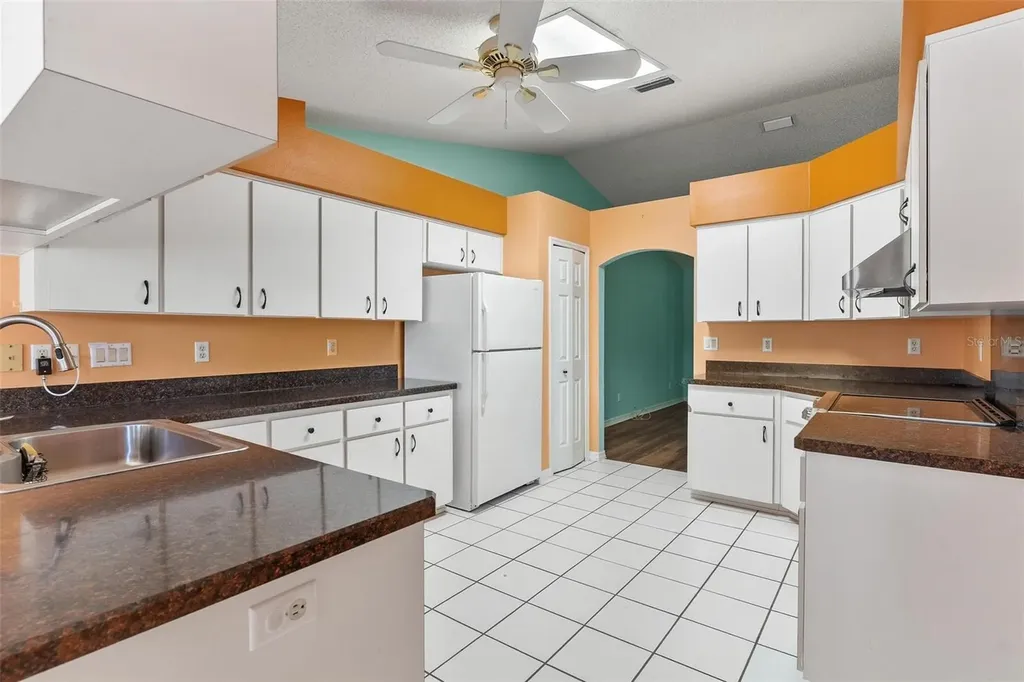21905 King Alfred Street Leesburg FL 34748