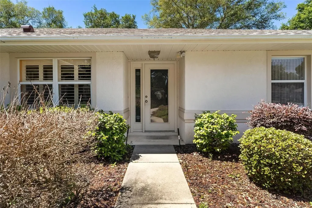 21905 King Alfred Street Leesburg FL 34748