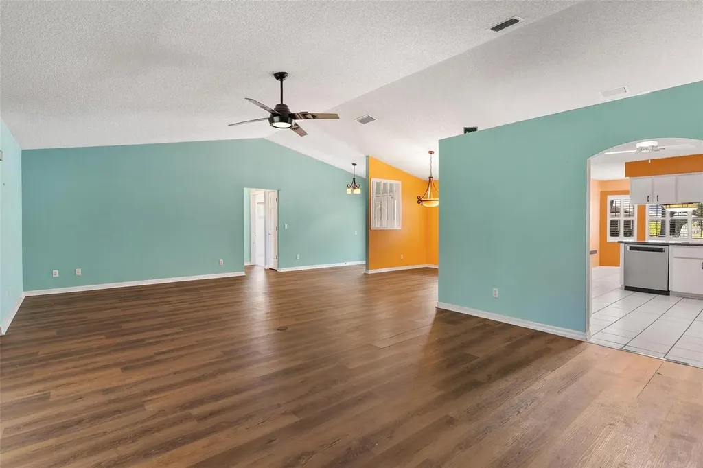 21905 King Alfred Street Leesburg FL 34748