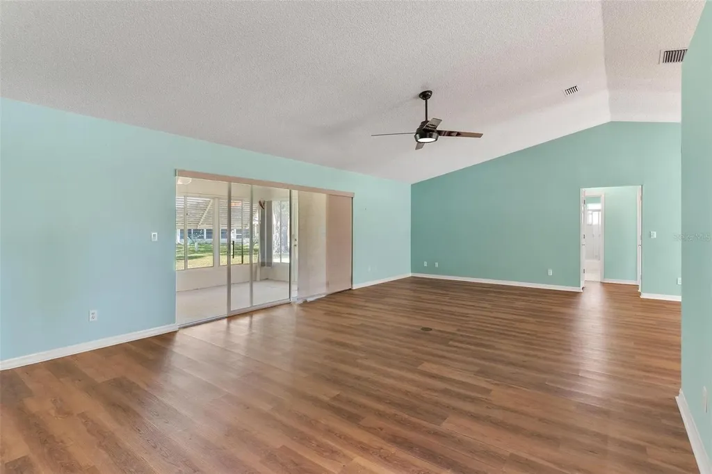 21905 King Alfred Street Leesburg FL 34748