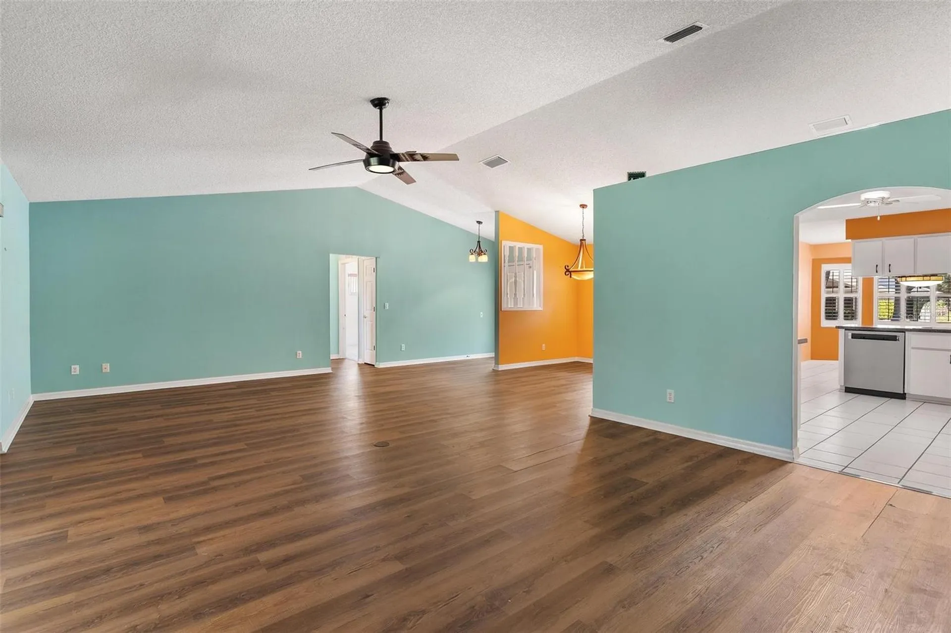 21905 King Alfred Street Leesburg FL 34748
