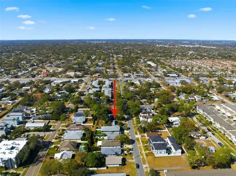 208 48th Avenue N St Petersburg FL 33703