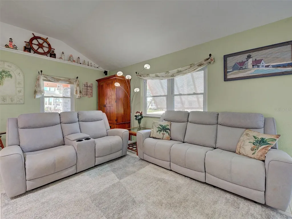 4527 103rd Street W Bradenton FL 34210