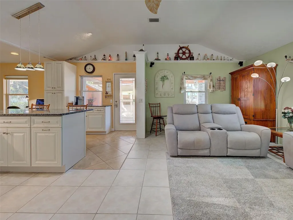 4527 103rd Street W Bradenton FL 34210