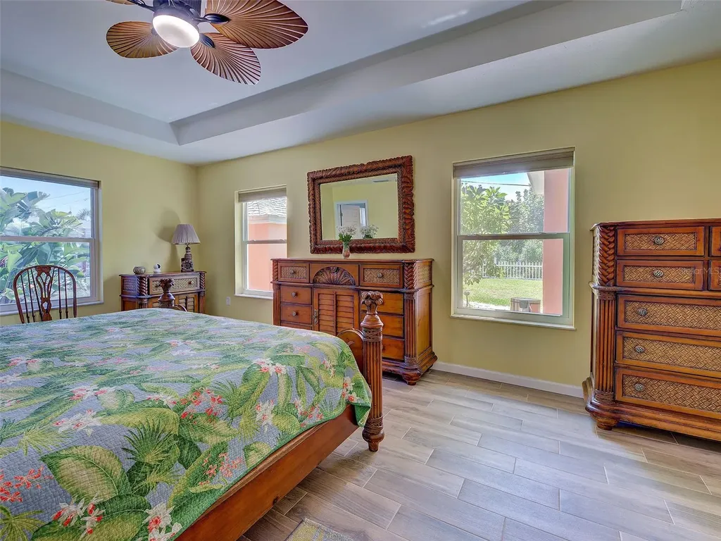 4527 103rd Street W Bradenton FL 34210