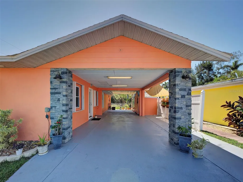 4527 103rd Street W Bradenton FL 34210