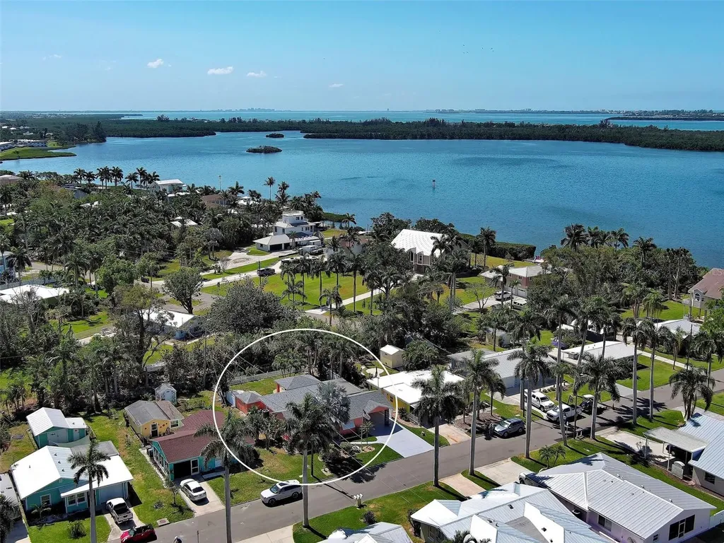 4527 103rd Street W Bradenton FL 34210
