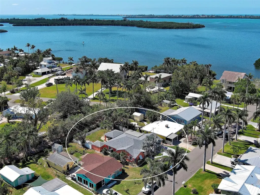 4527 103rd Street W Bradenton FL 34210