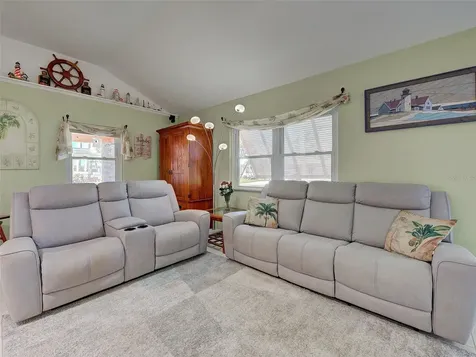 4527 103rd Street W Bradenton FL 34210