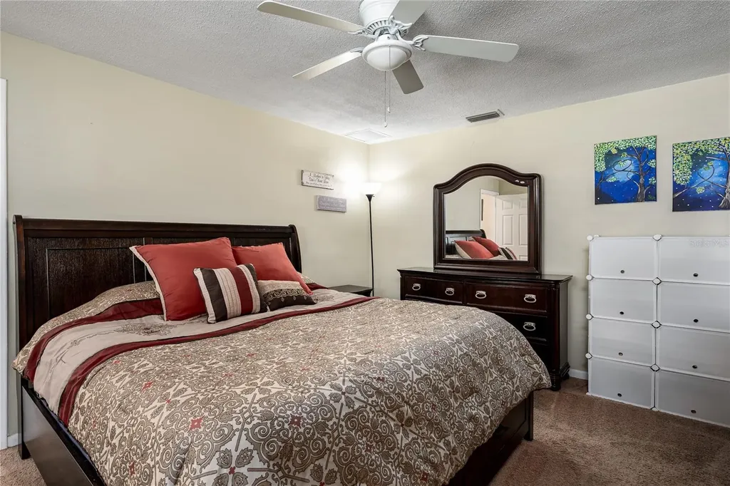 6232 33rd Avenue N St Petersburg FL 33710