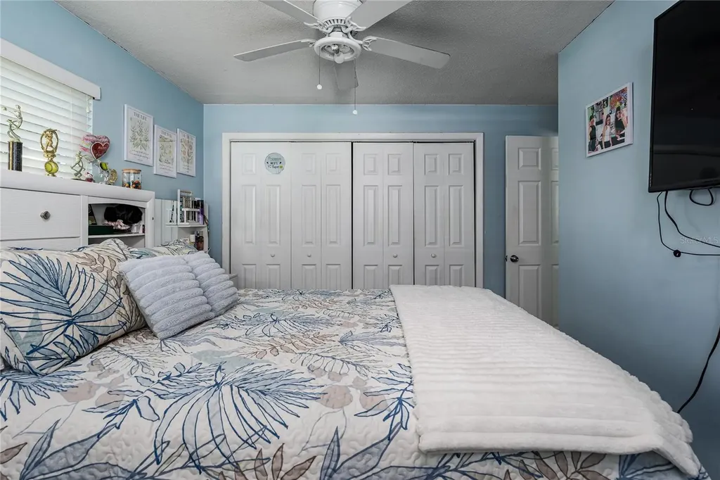 6232 33rd Avenue N St Petersburg FL 33710