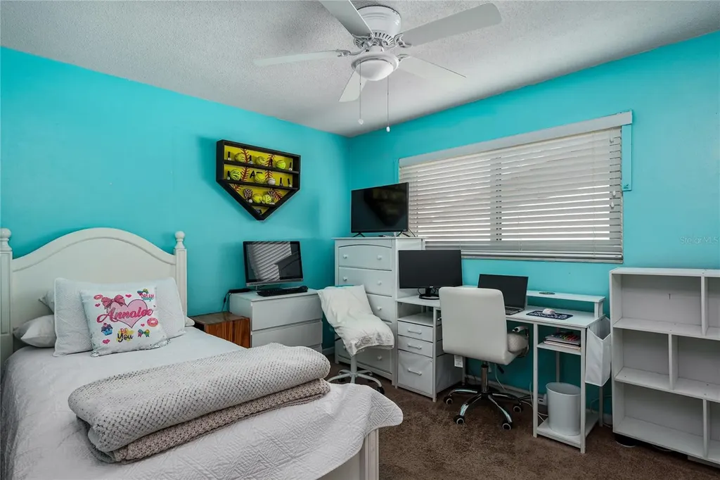 6232 33rd Avenue N St Petersburg FL 33710