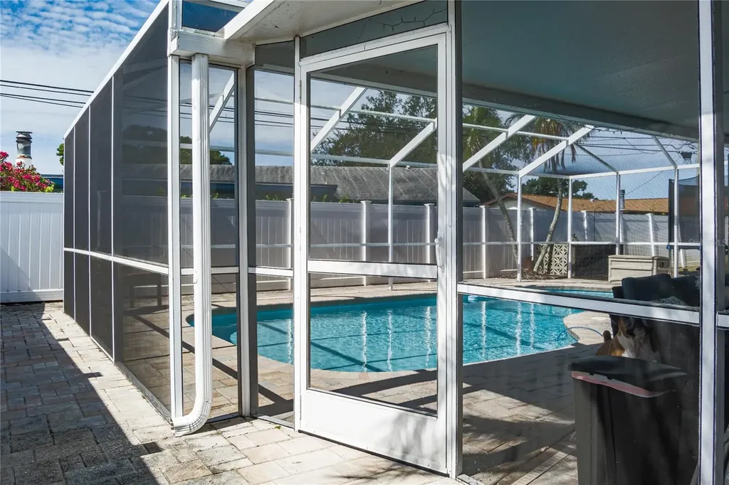 6232 33rd Avenue N St Petersburg FL 33710