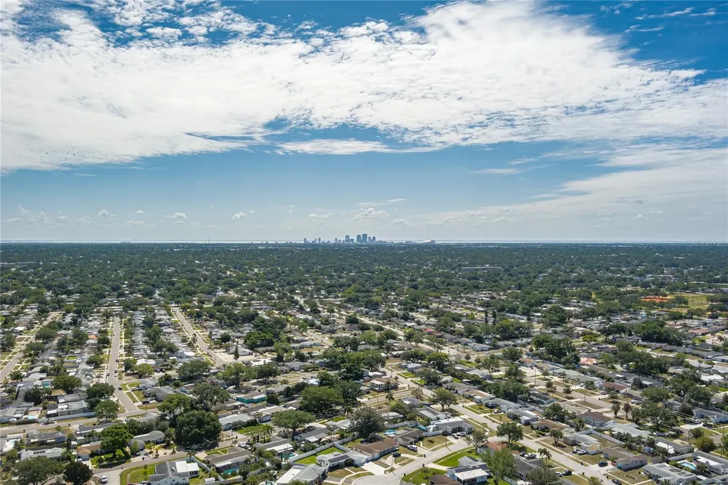 6232 33rd Avenue N St Petersburg FL 33710