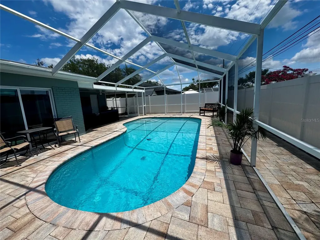 6232 33rd Avenue N St Petersburg FL 33710