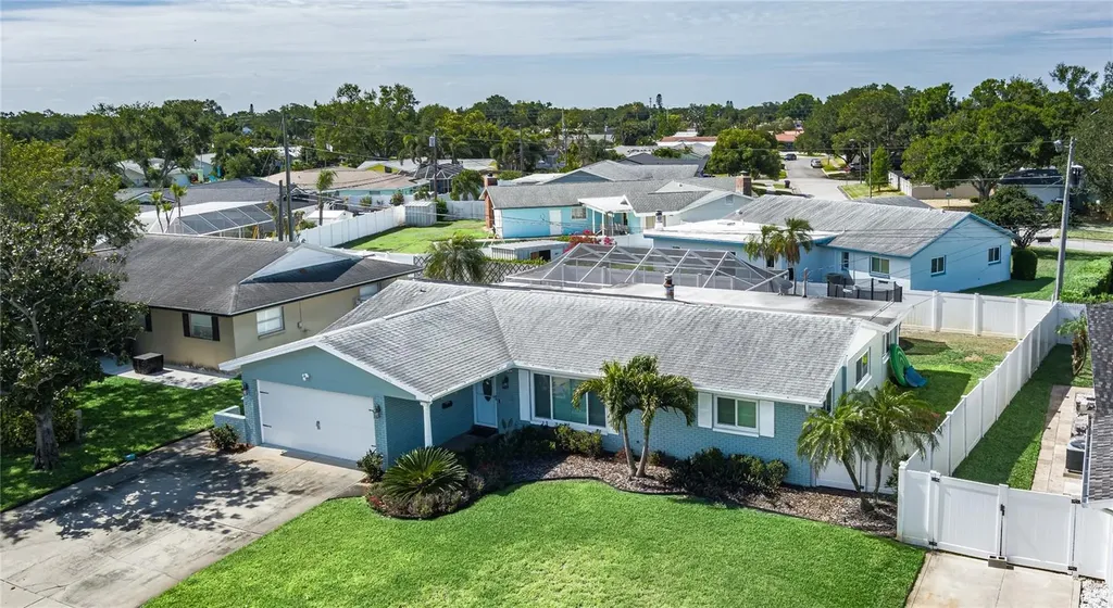6232 33rd Avenue N St Petersburg FL 33710