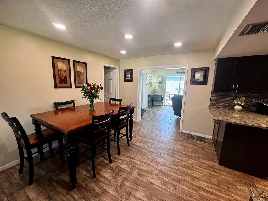 6232 33rd Avenue N St Petersburg FL 33710