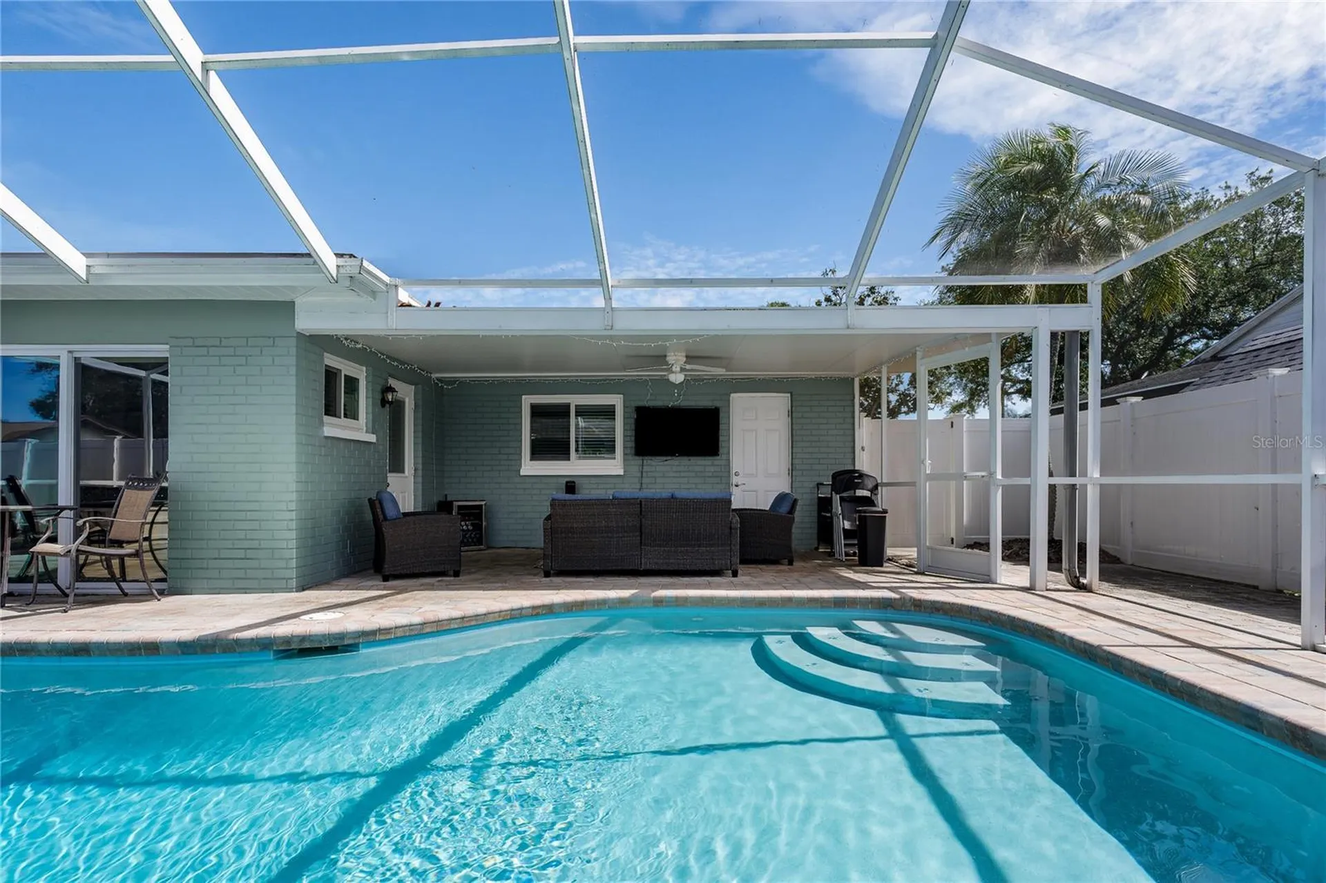 6232 33rd Avenue N St Petersburg FL 33710