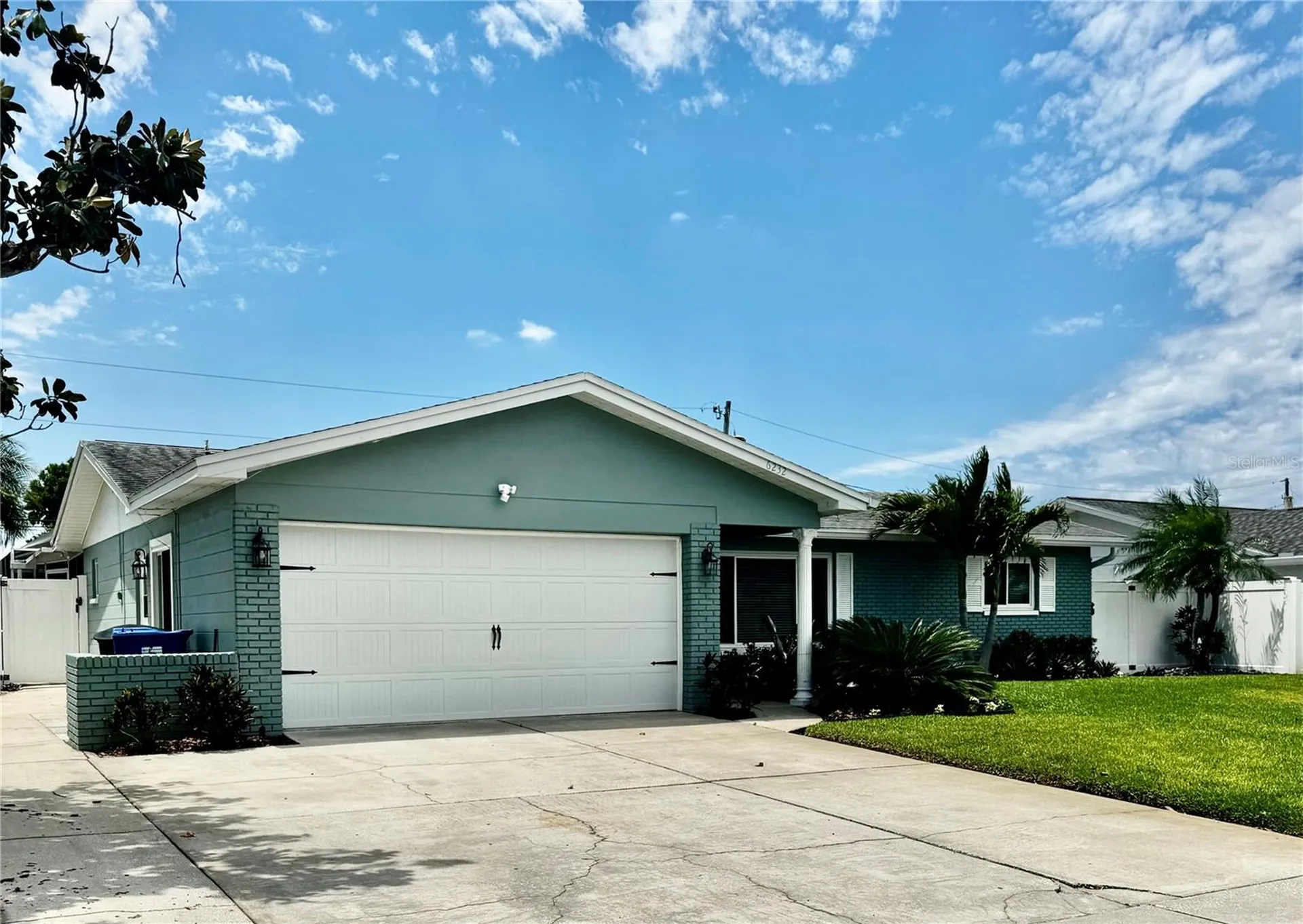 6232 33rd Avenue N St Petersburg FL 33710