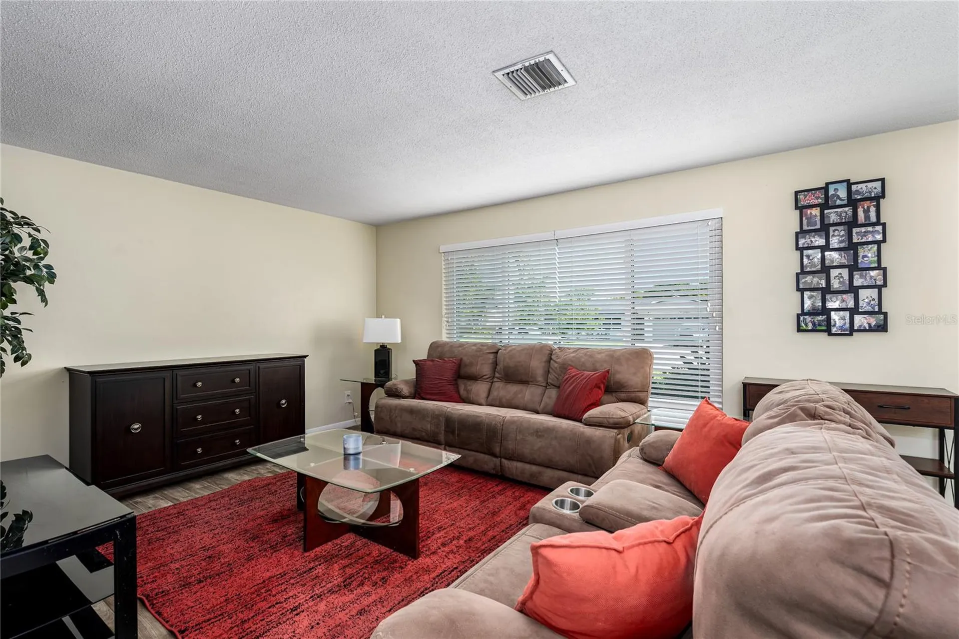 6232 33rd Avenue N St Petersburg FL 33710
