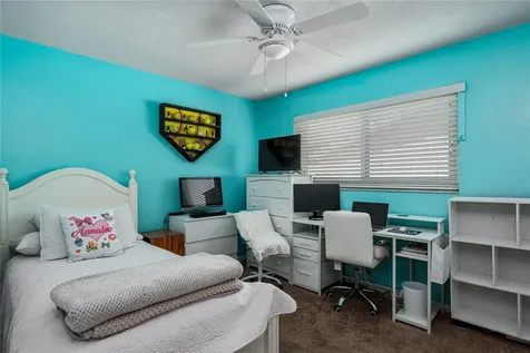 6232 33rd Avenue N St Petersburg FL 33710